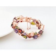 Grezna un izteiksmīga rokassprādze Grezna un izteiksmīga rokassprādze